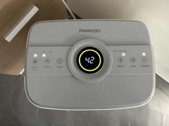 جهاز استشعار الرطوبة المدمج مكفف الهواء الكهربائي 12 L / D شاشة LED Smart Touch